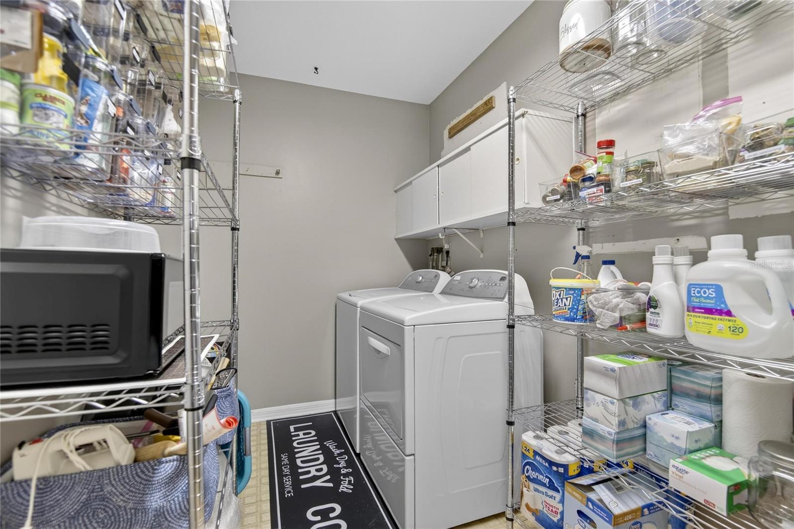 Image 41 of 53 For 2001 Hartlebury Way 432