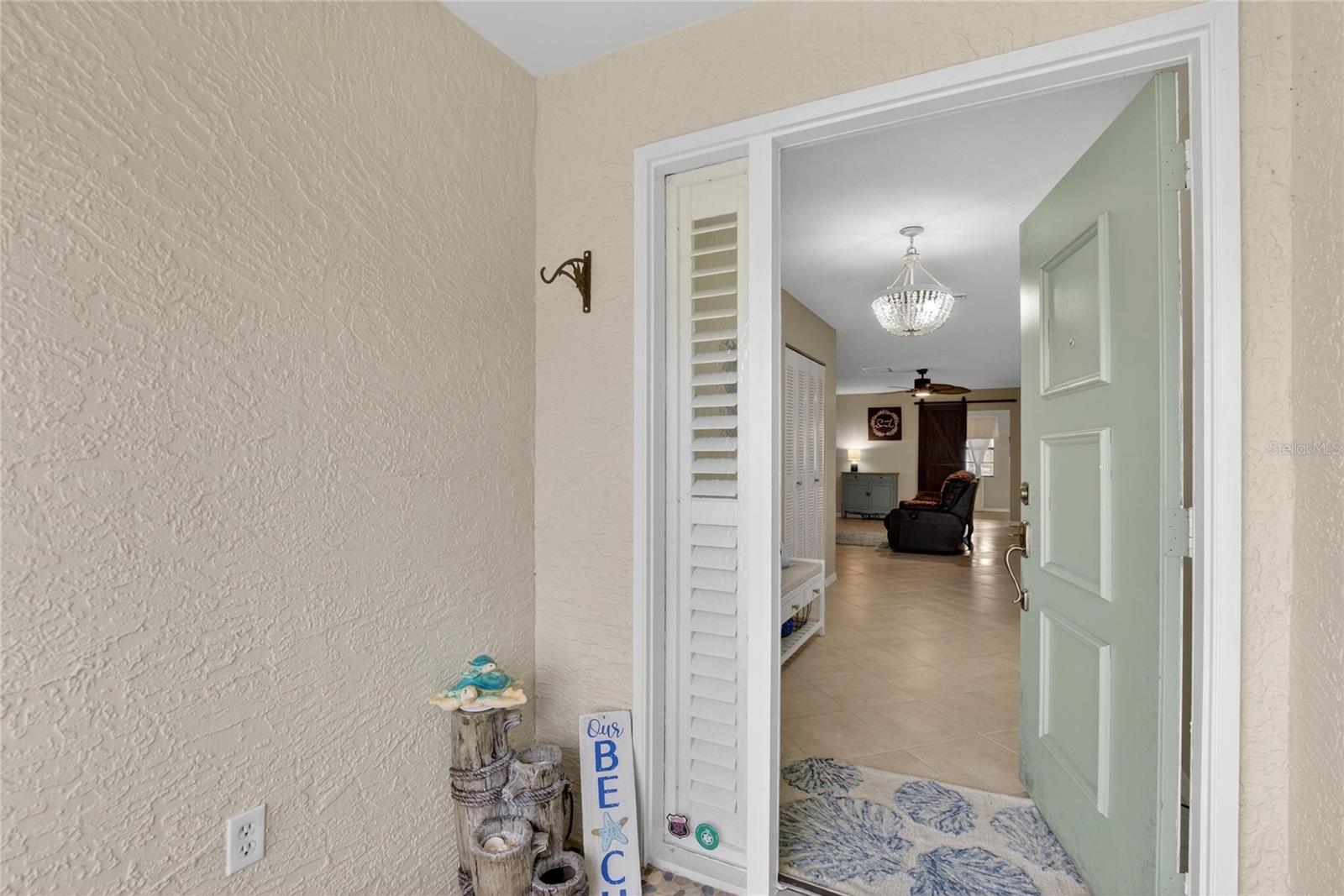 Image 8 of 53 For 2001 Hartlebury Way 432