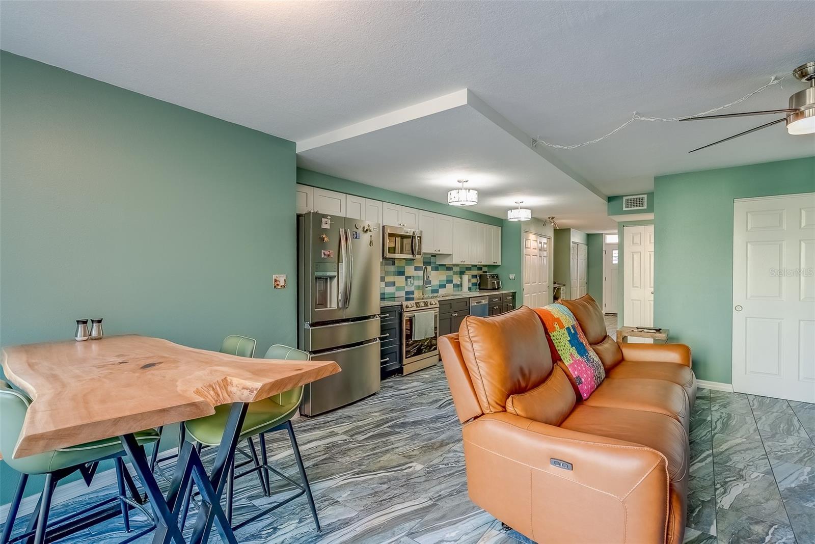 Image 7 of 42 For 4710 Bay Street Ne 109