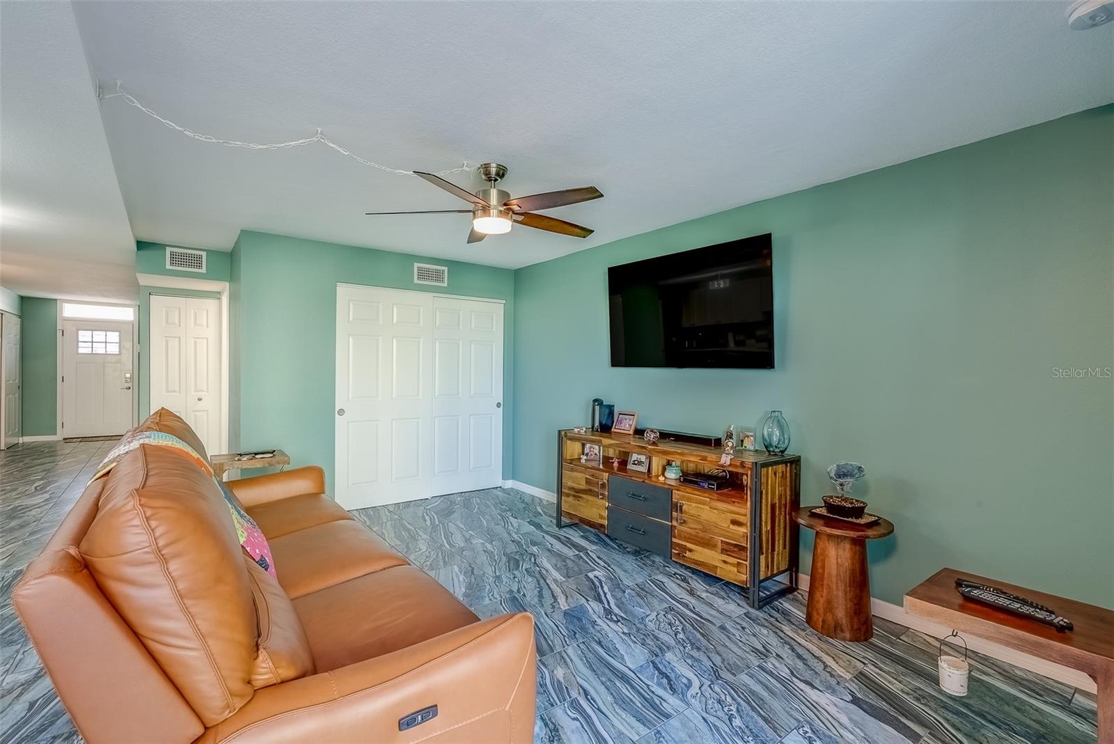 Image 9 of 42 For 4710 Bay Street Ne 109