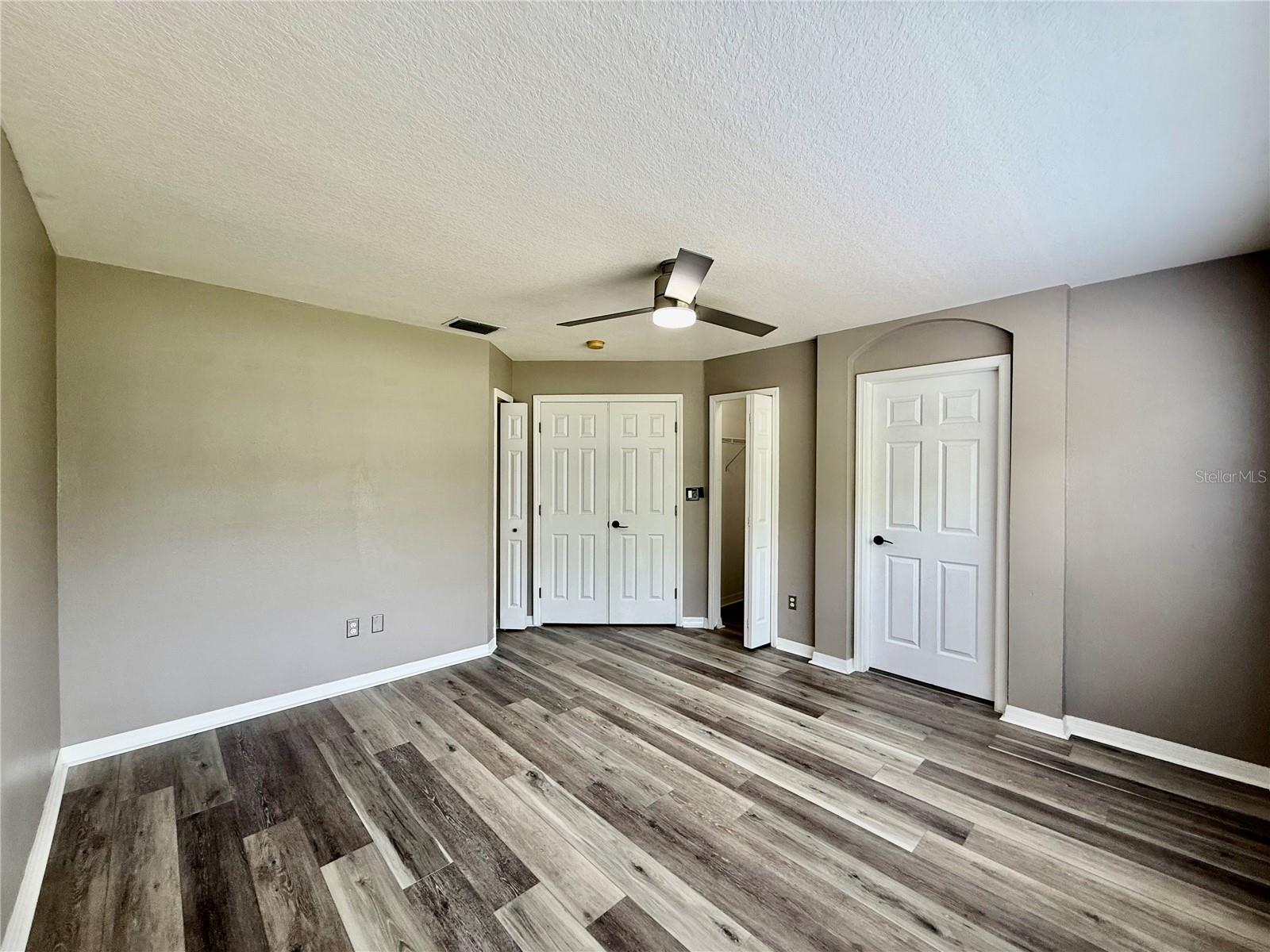 Image 15 of 33 For 11020 Blaine Top Place