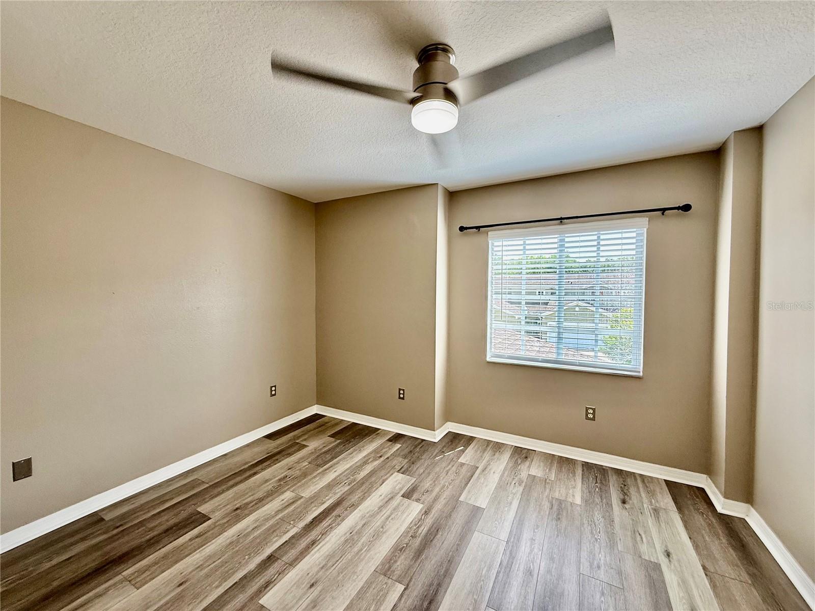 Image 23 of 33 For 11020 Blaine Top Place