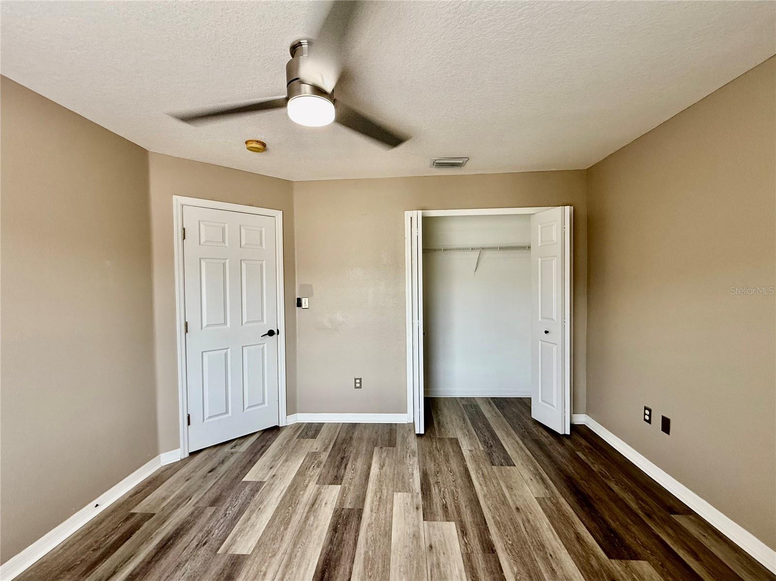 Image 24 of 33 For 11020 Blaine Top Place