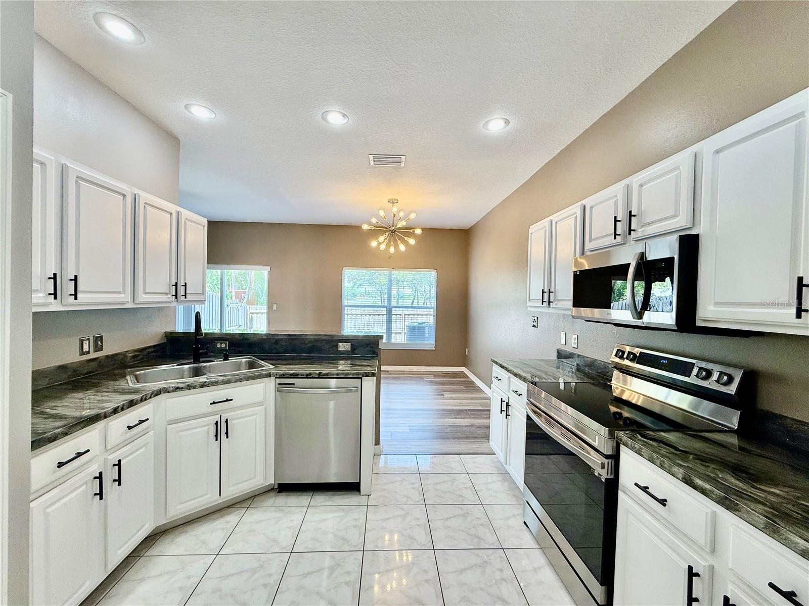 Image 5 of 33 For 11020 Blaine Top Place