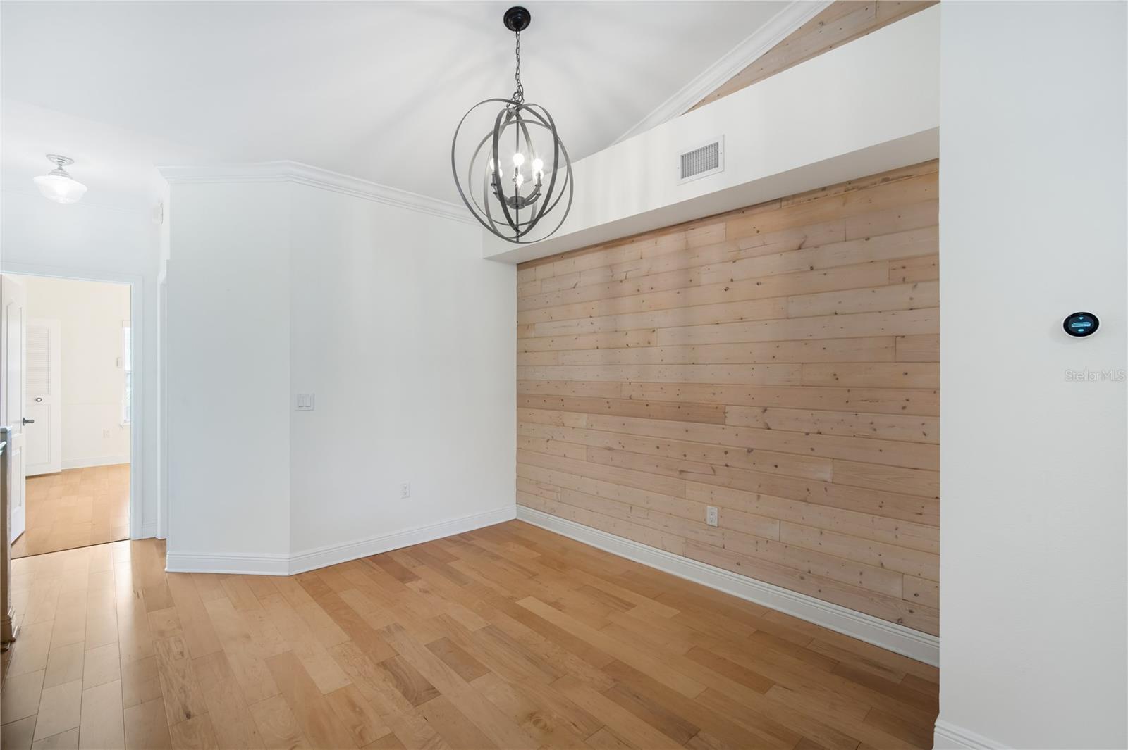 Image 11 of 26 For 624 Arbor Lake Lane 624