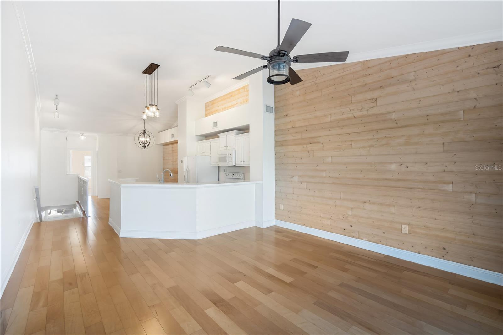 Image 7 of 26 For 624 Arbor Lake Lane 624