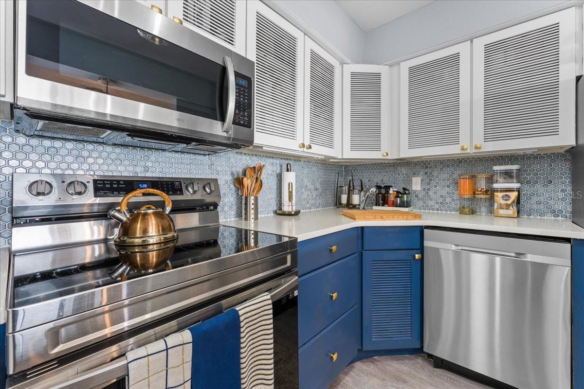 Image 7 of 30 For 4900 Brittany Drive S 1808