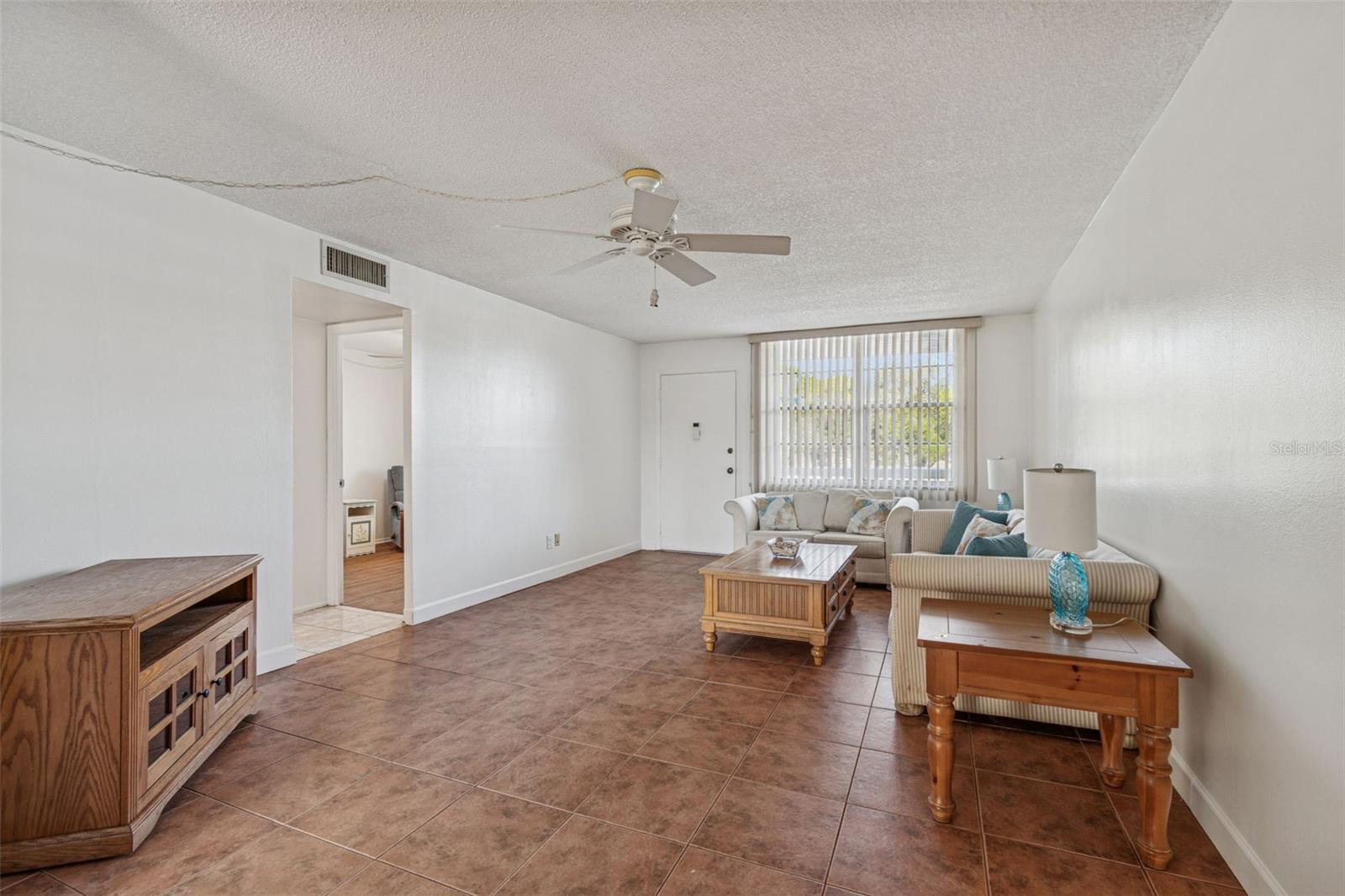 Image 11 of 51 For 4885 1st Street Ne 203