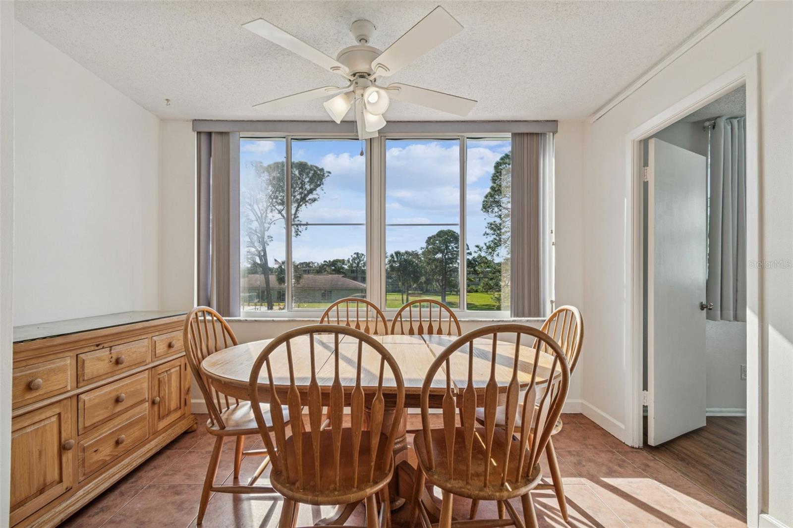 Image 17 of 51 For 4885 1st Street Ne 203