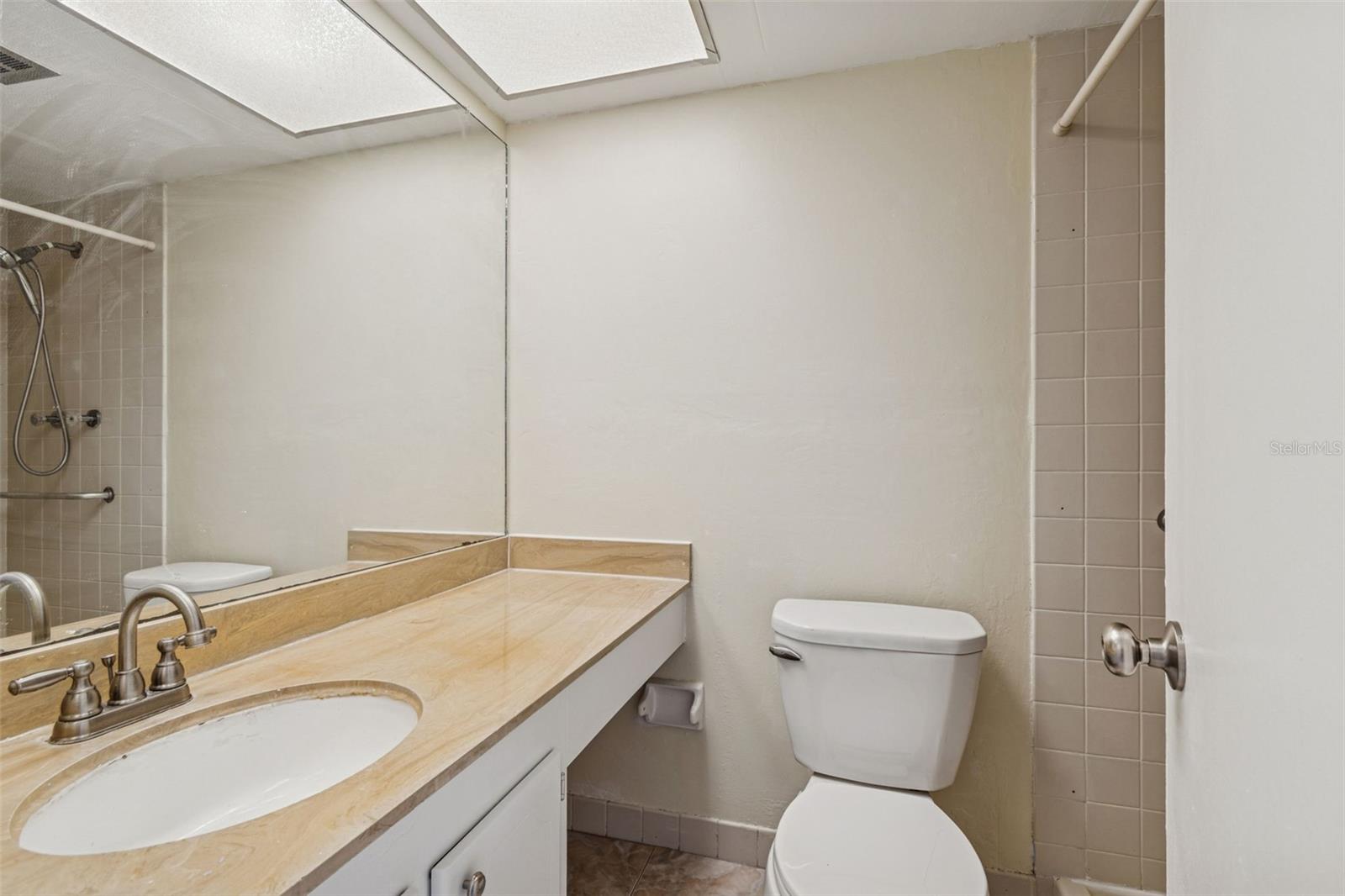 Image 25 of 51 For 4885 1st Street Ne 203