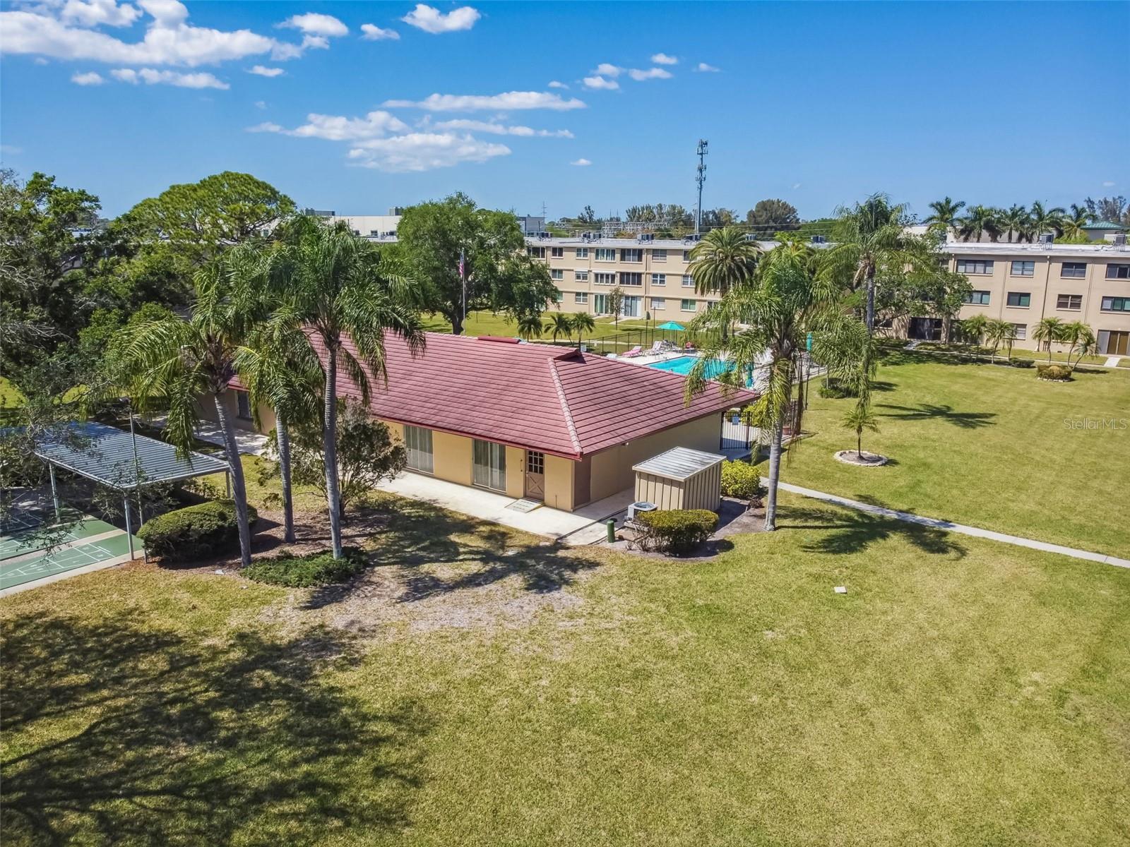 Image 48 of 51 For 4885 1st Street Ne 203