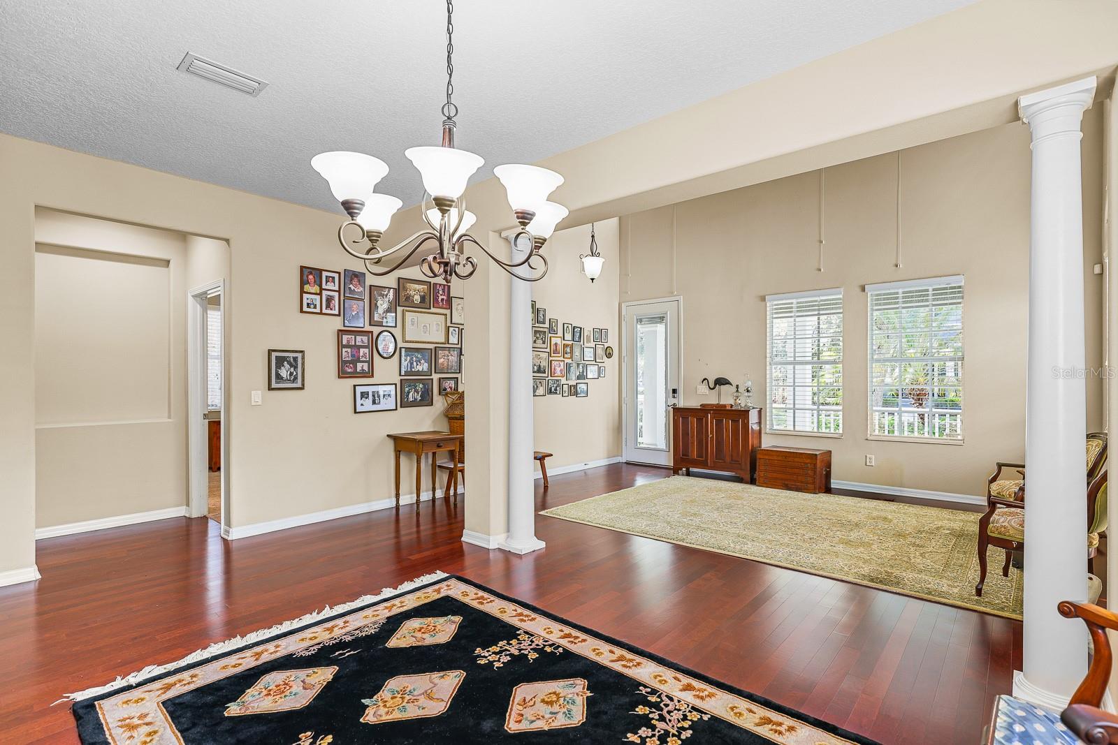 Image 13 of 54 For 5922 Palmettoside Street