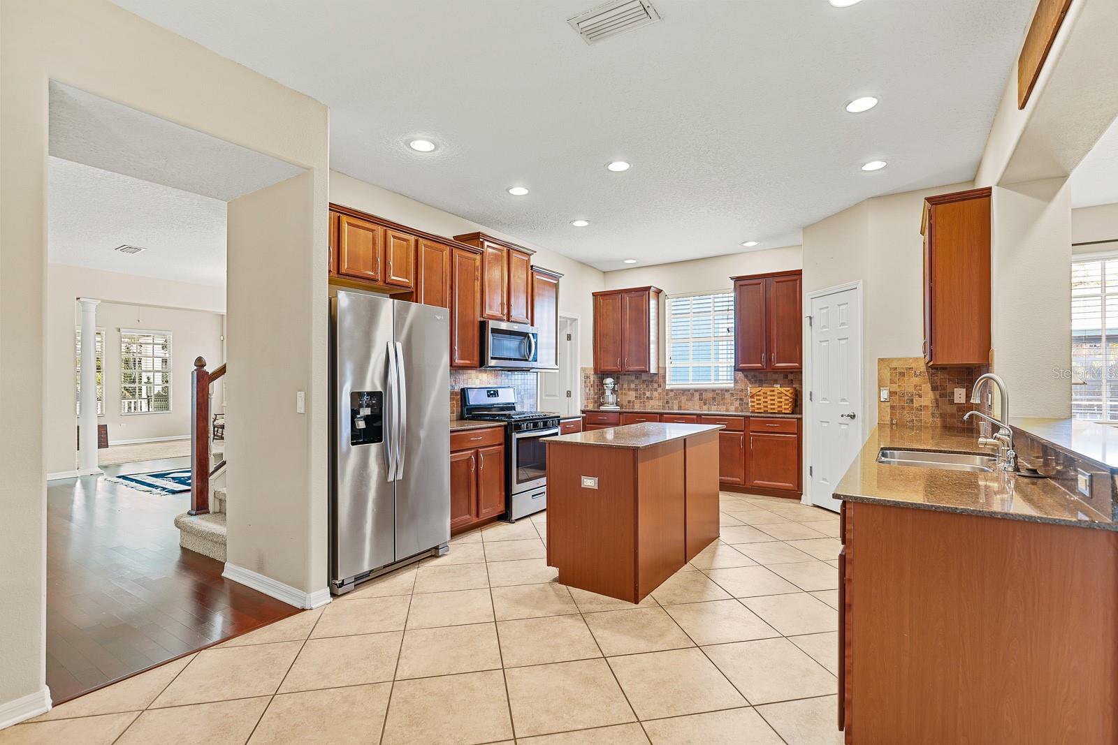 Image 15 of 54 For 5922 Palmettoside Street