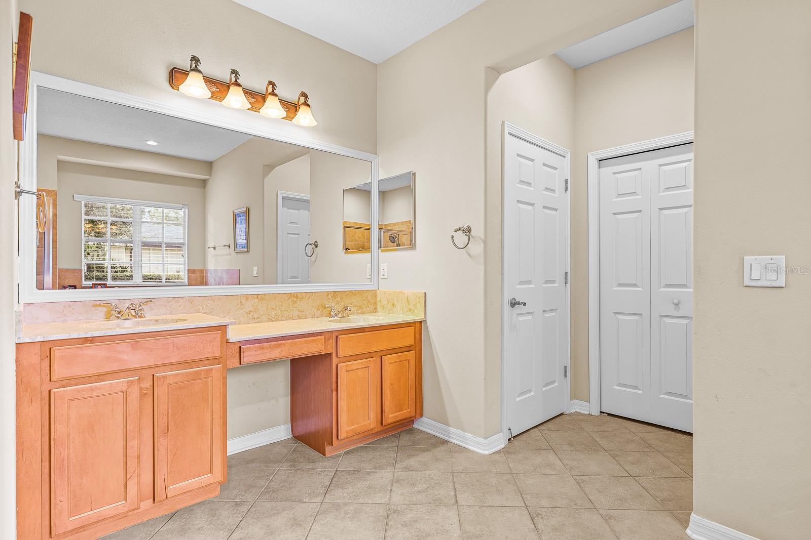 Image 26 of 54 For 5922 Palmettoside Street