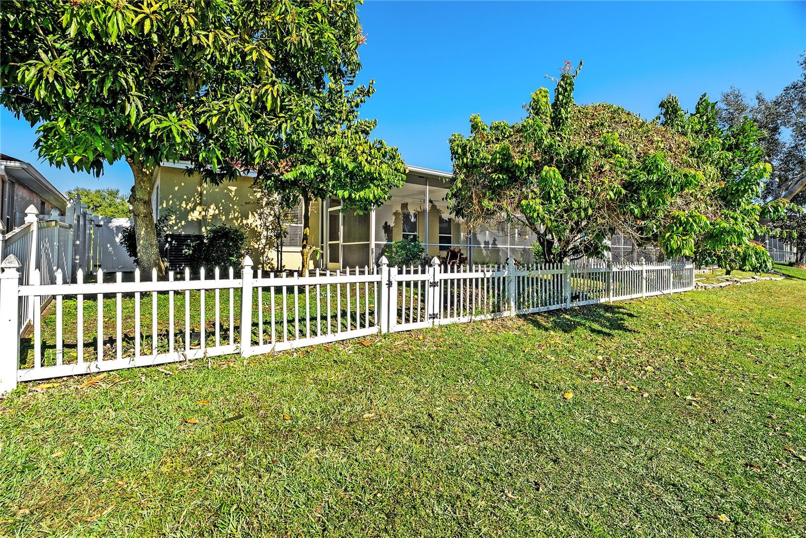 Image 39 of 47 For 4830 Sky Blue Drive