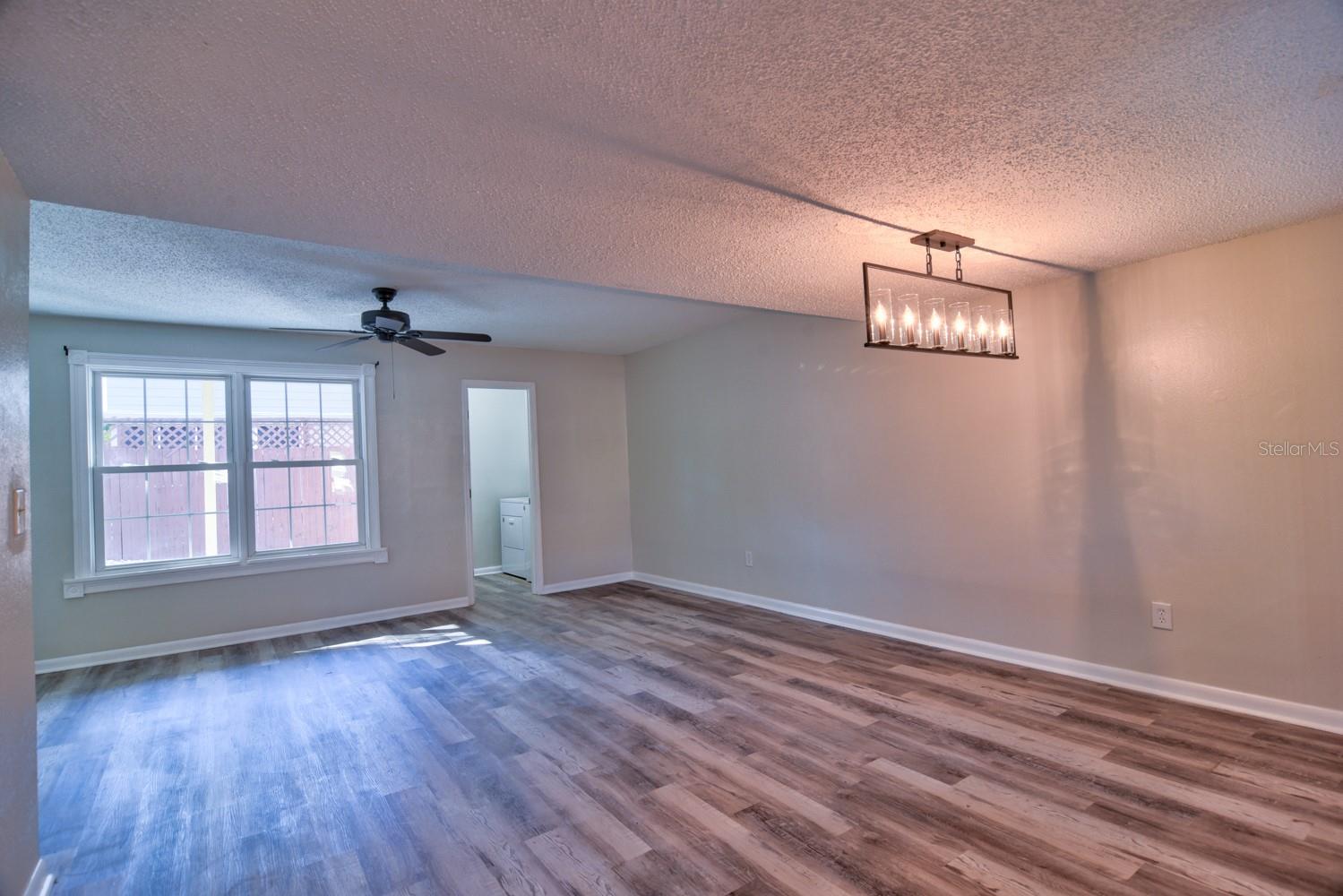 Image 10 of 32 For 148 Douglas Road W C