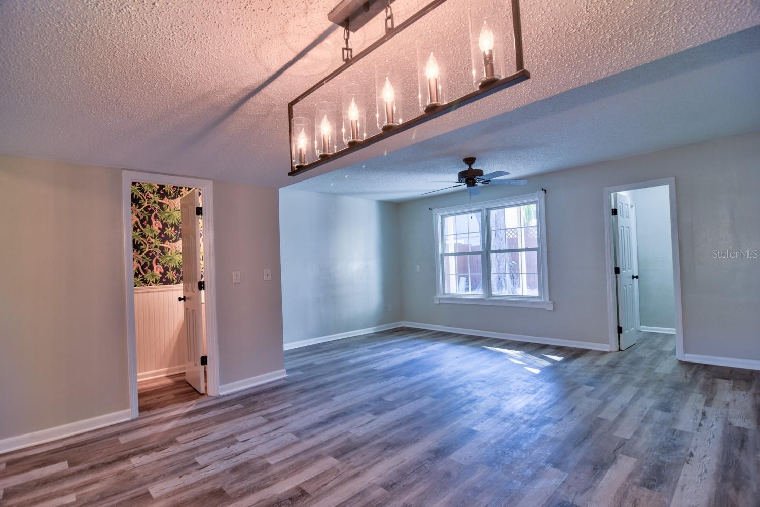 Image 11 of 32 For 148 Douglas Road W C