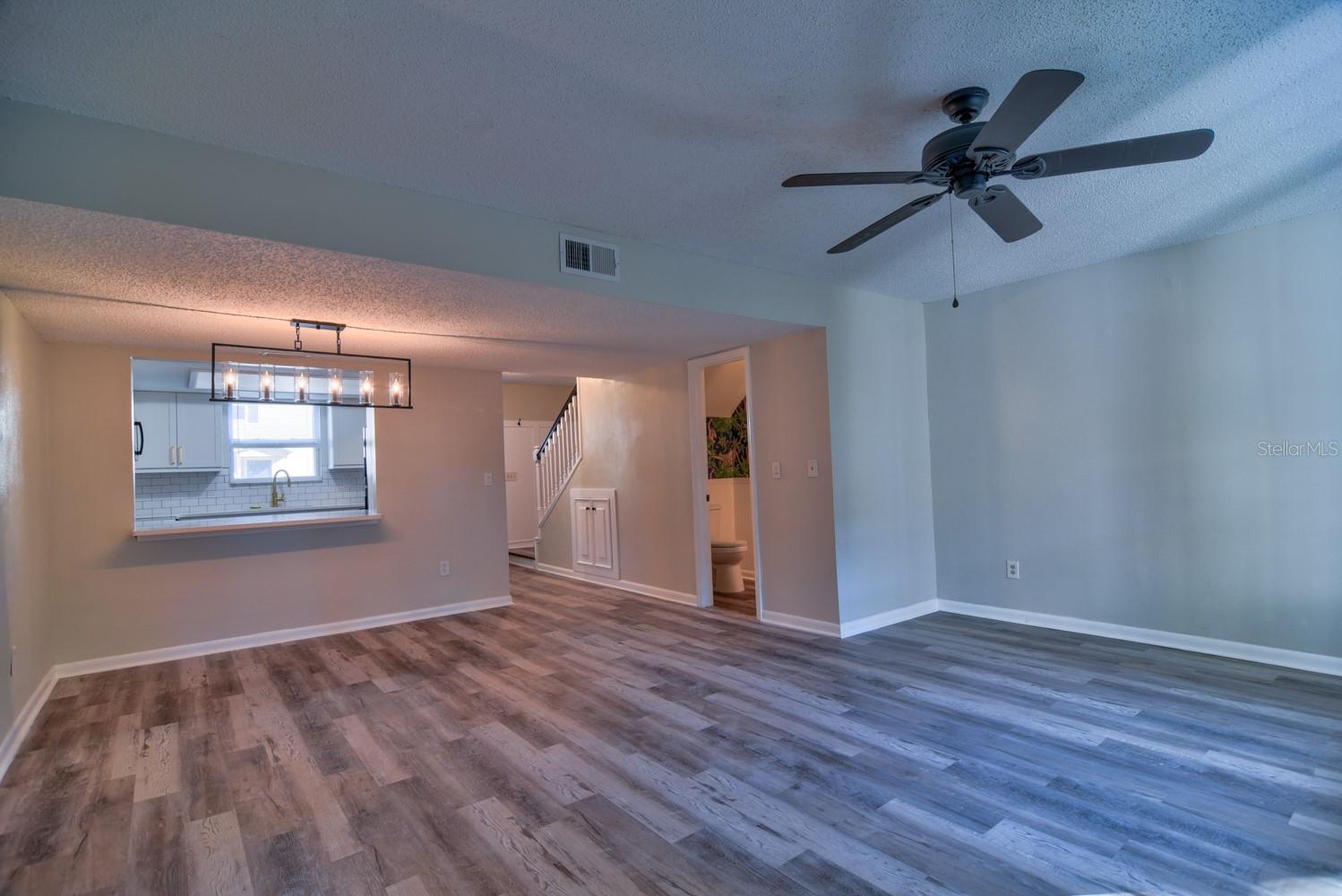 Image 12 of 32 For 148 Douglas Road W C