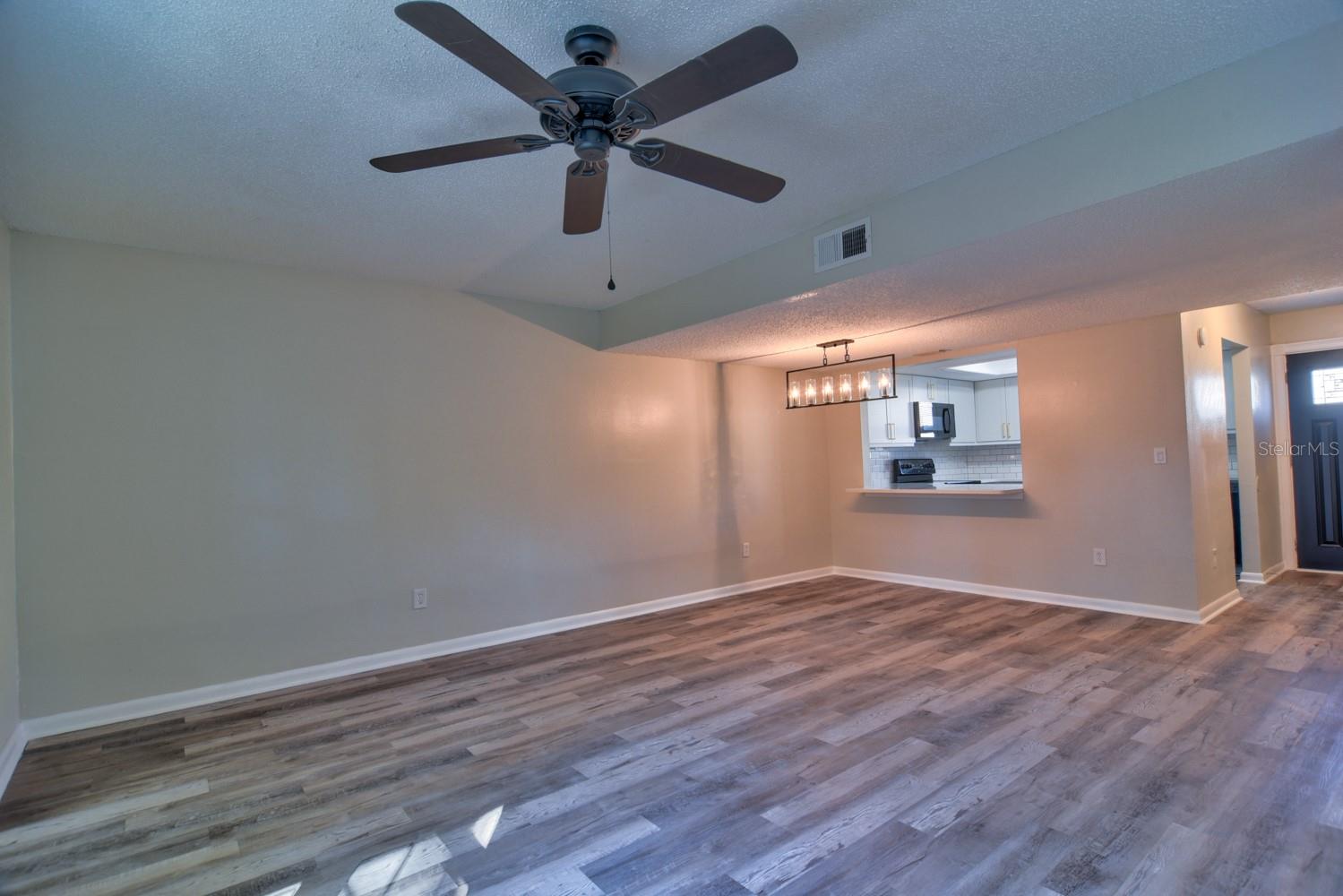 Image 13 of 32 For 148 Douglas Road W C