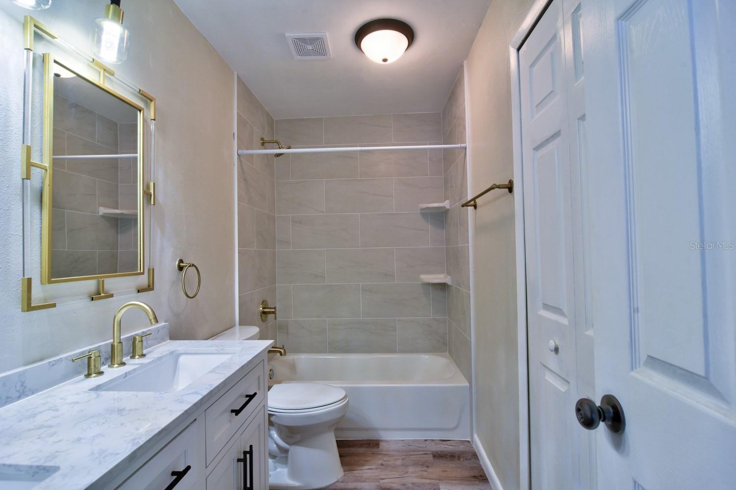 Image 22 of 32 For 148 Douglas Road W C