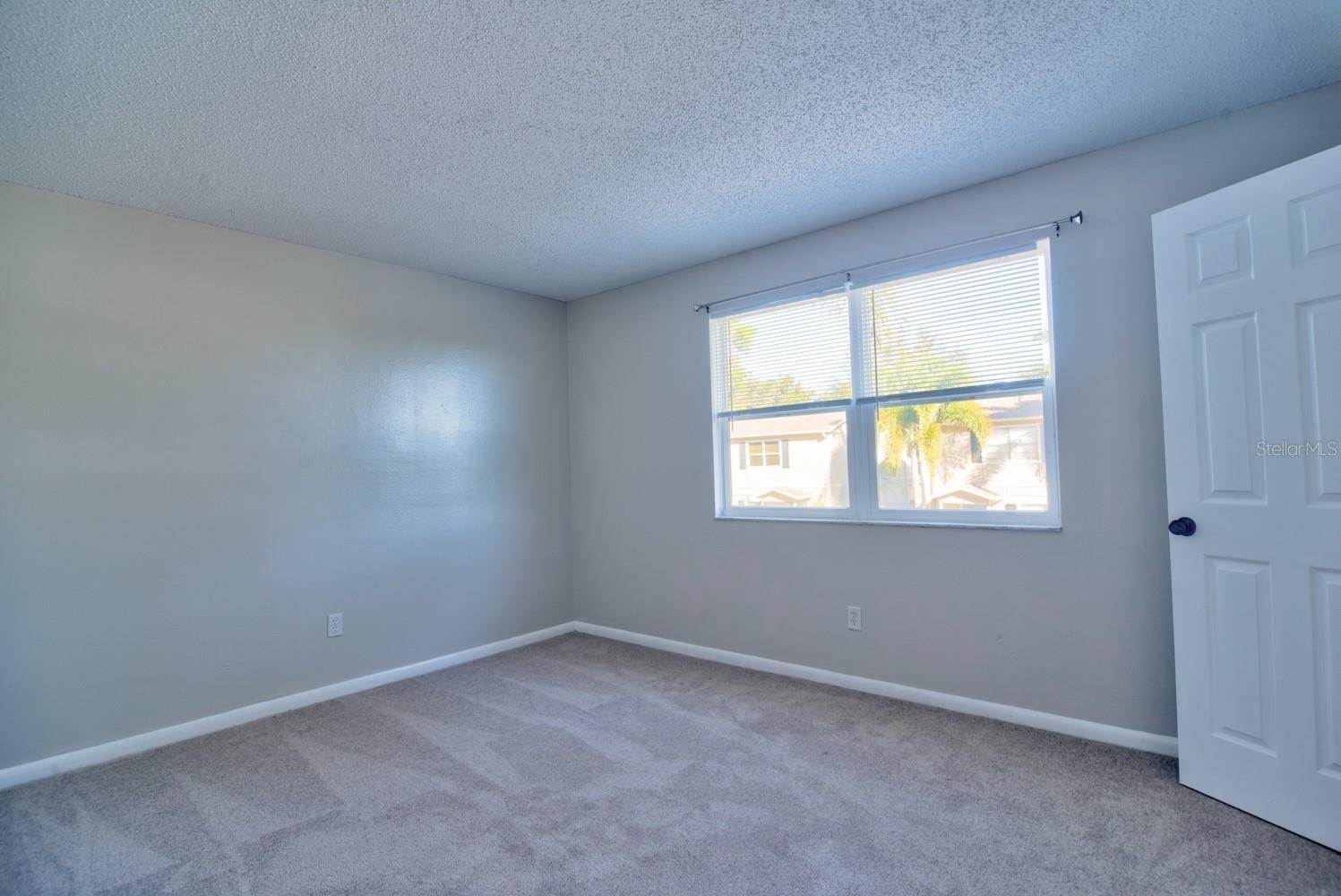 Image 23 of 32 For 148 Douglas Road W C