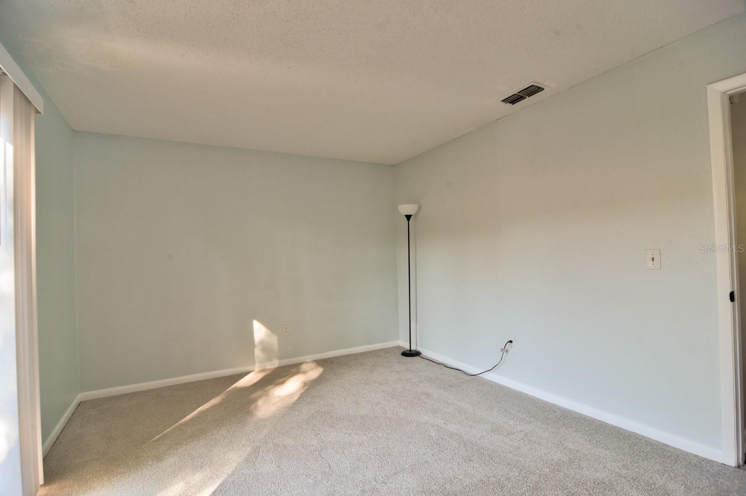 Image 27 of 32 For 148 Douglas Road W C