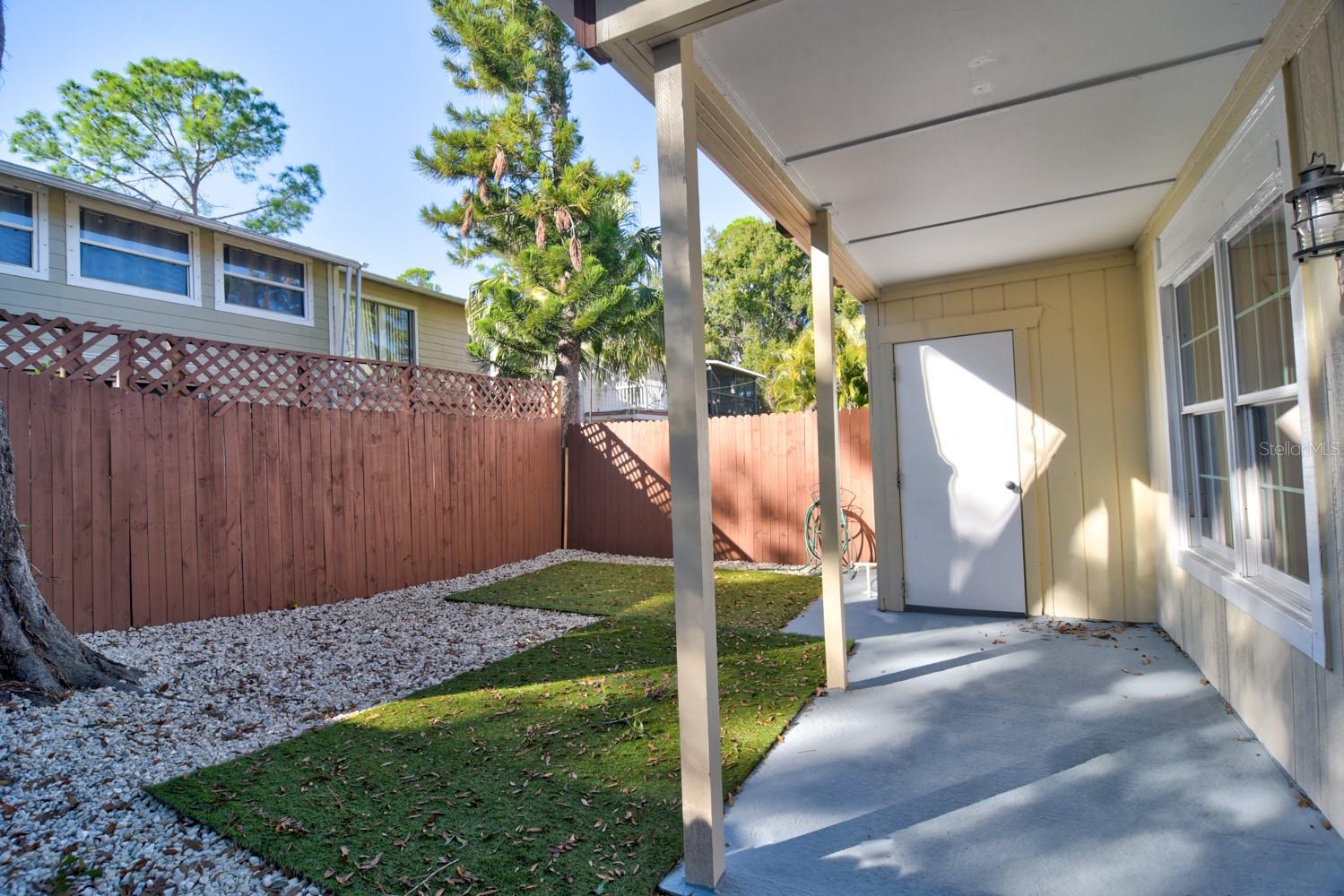 Image 4 of 32 For 148 Douglas Road W C