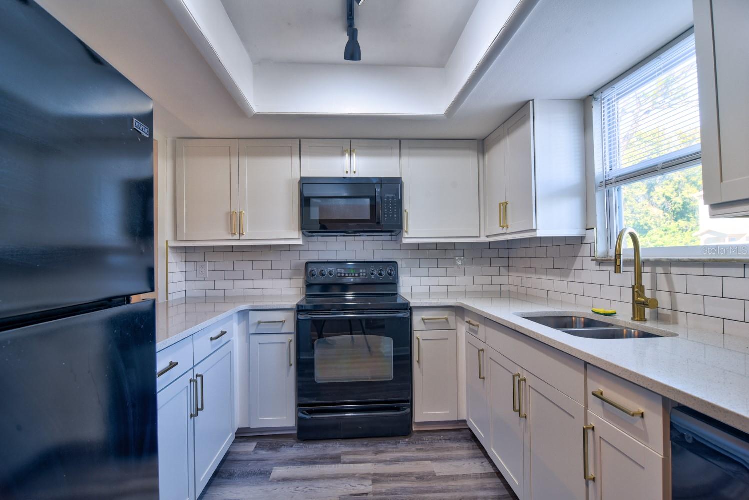 Image 8 of 32 For 148 Douglas Road W C