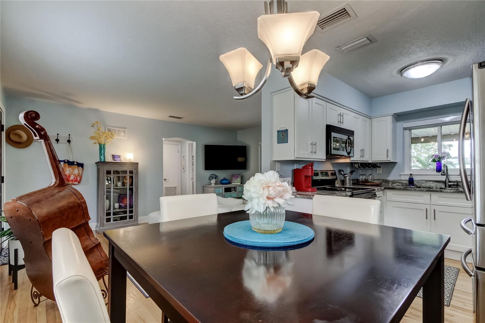 Image 13 of 71 For 1511 46th Avenue N