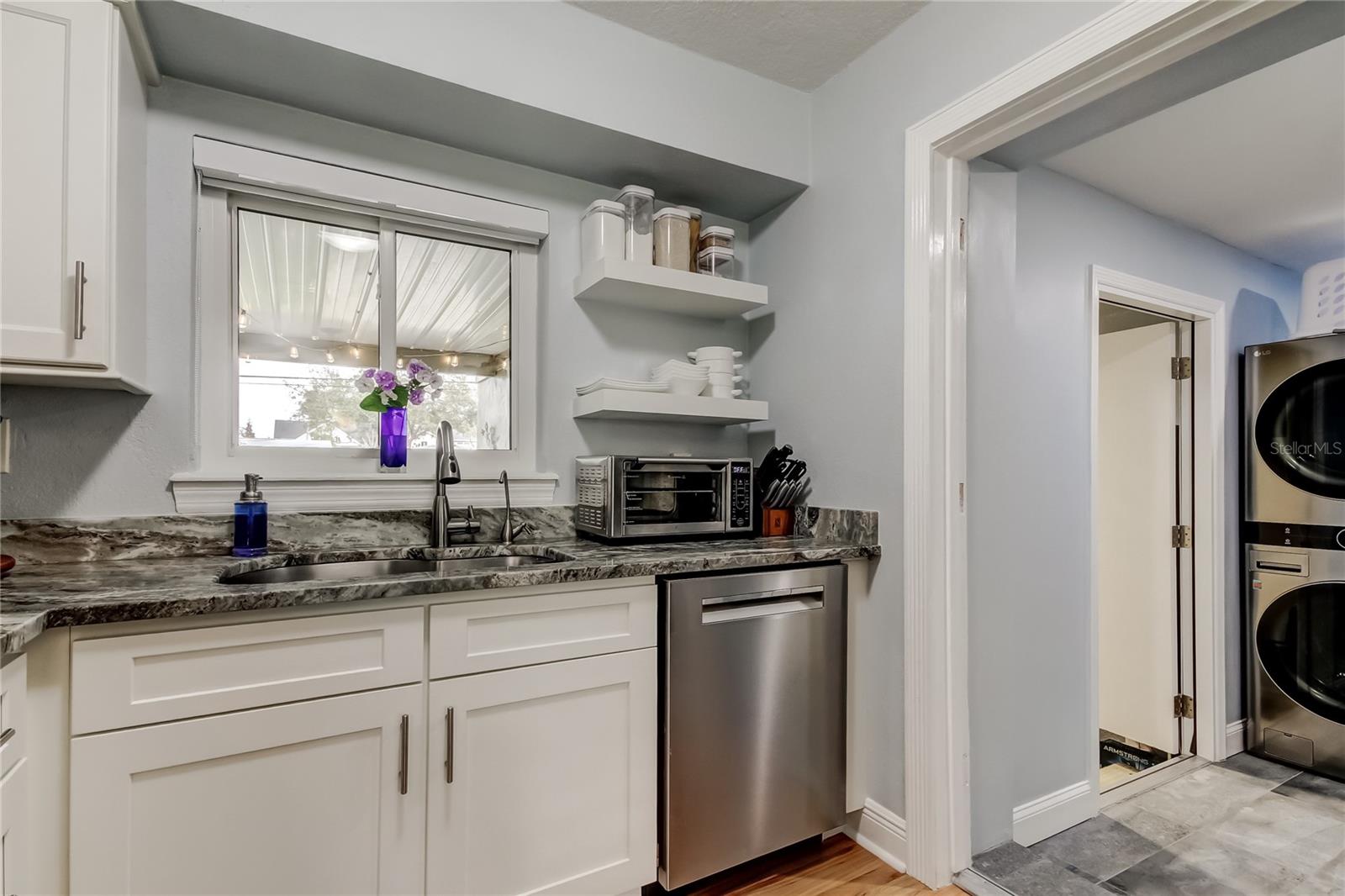 Image 17 of 71 For 1511 46th Avenue N