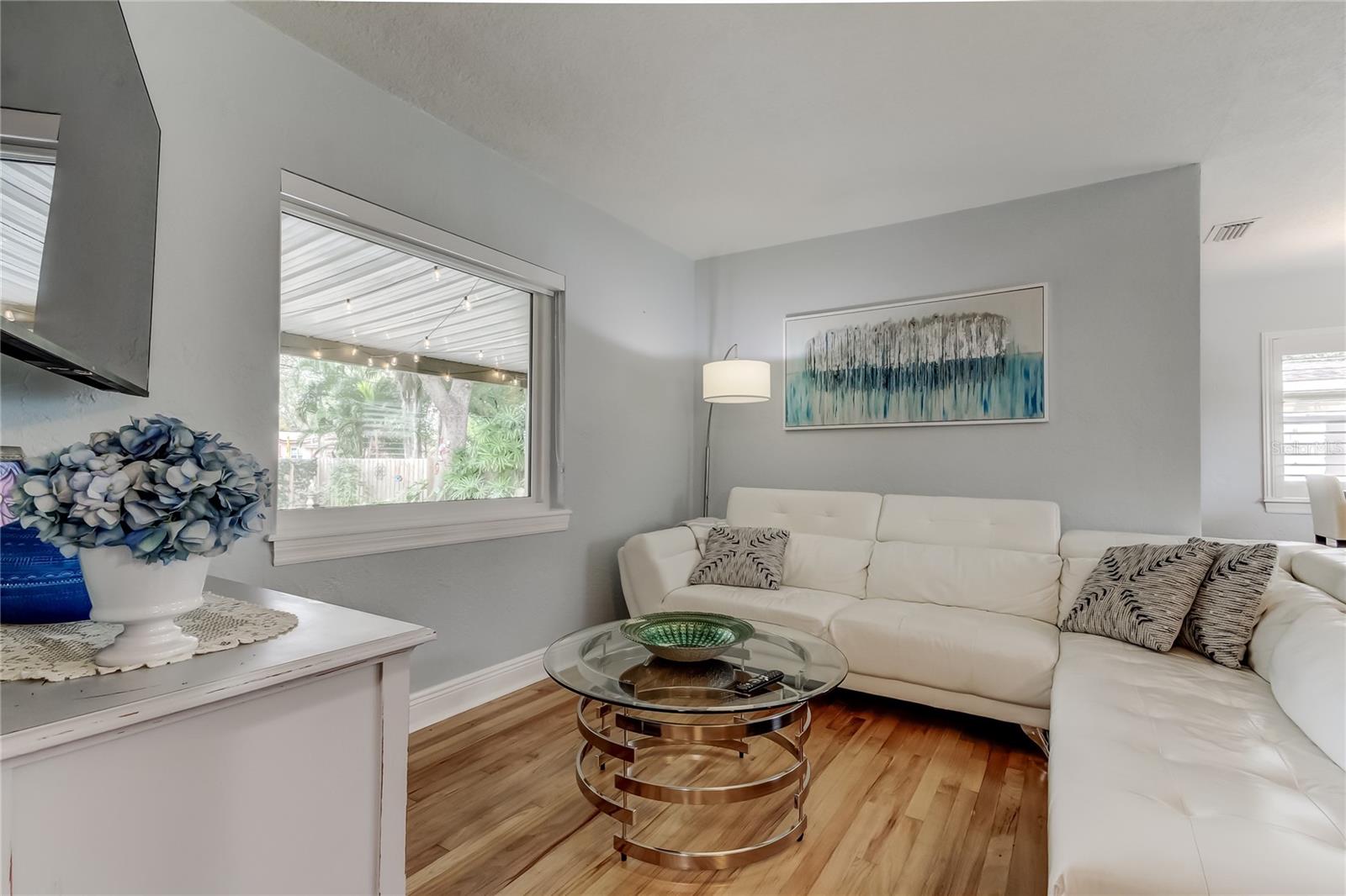 Image 8 of 71 For 1511 46th Avenue N