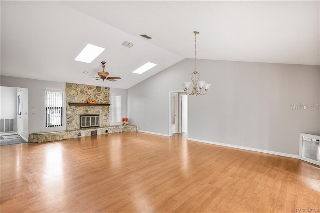 Image 16 of 44 For 8831 Sandpiper Drive