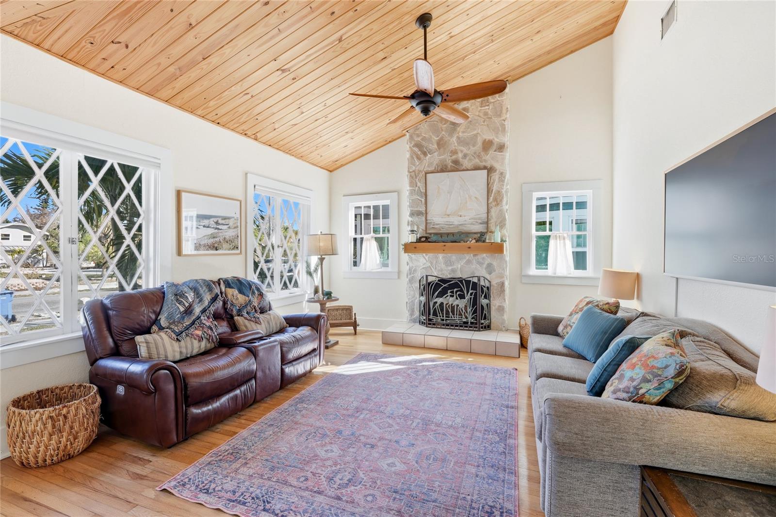 Image 13 of 30 For 2317 7th Avenue W