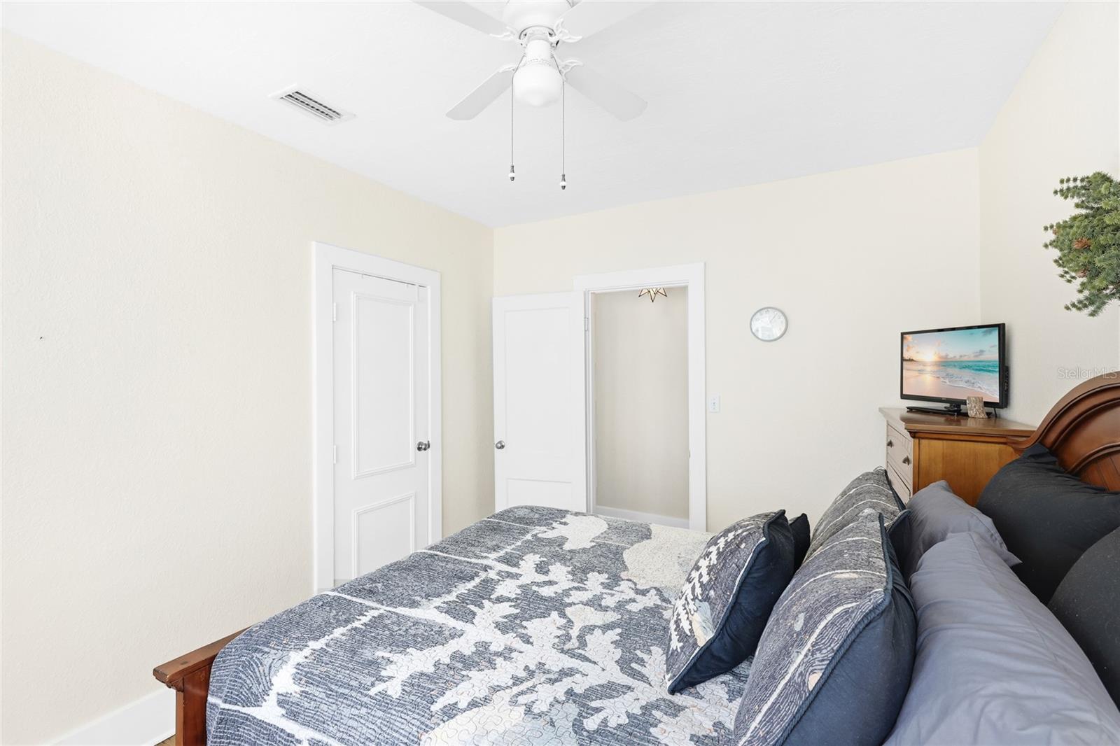 Image 16 of 30 For 2317 7th Avenue W