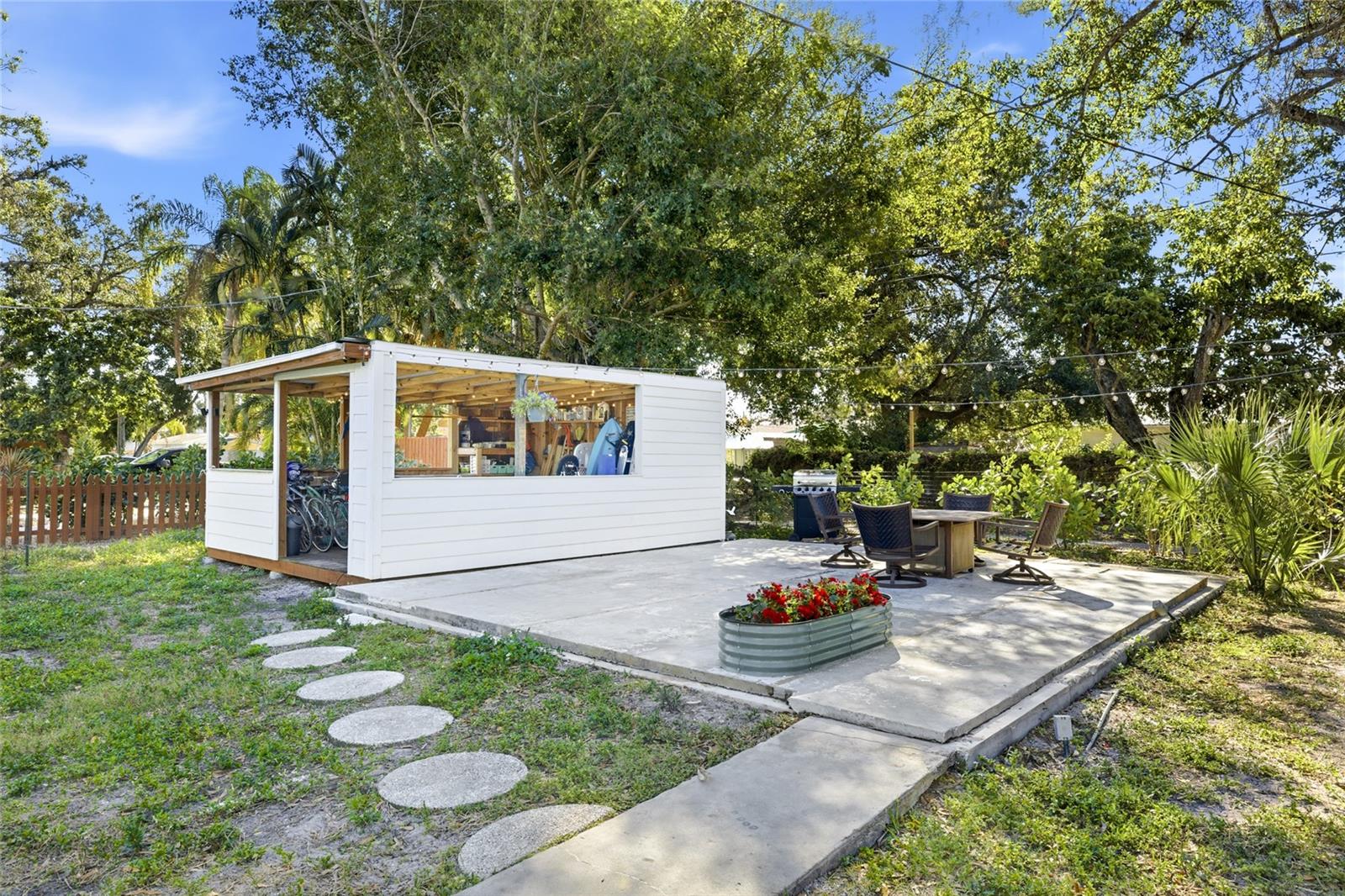 Image 2 of 30 For 2317 7th Avenue W