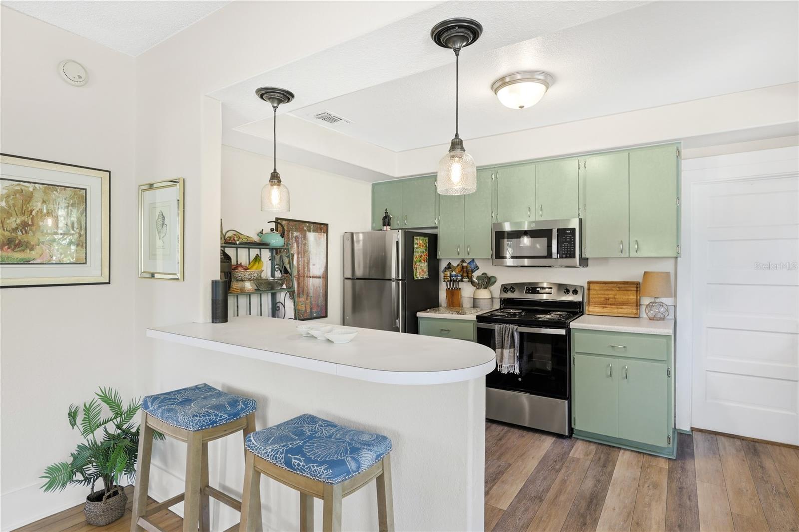 Image 3 of 30 For 2317 7th Avenue W