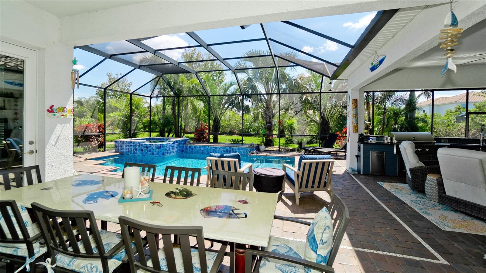 Image 12 of 50 For 16612 5th Avenue E