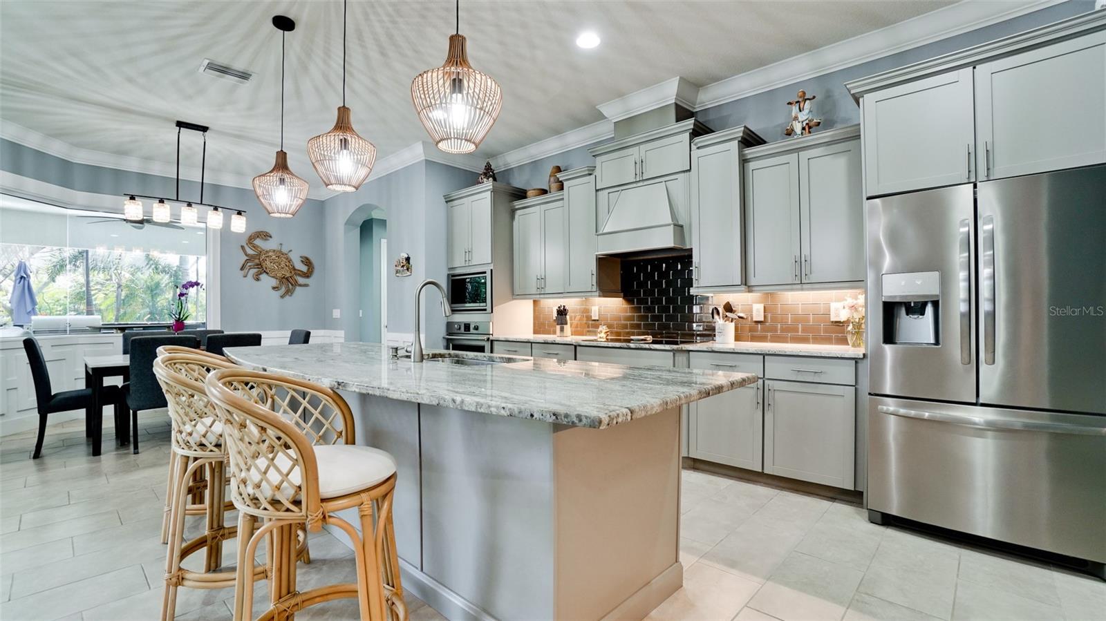 Image 19 of 50 For 16612 5th Avenue E