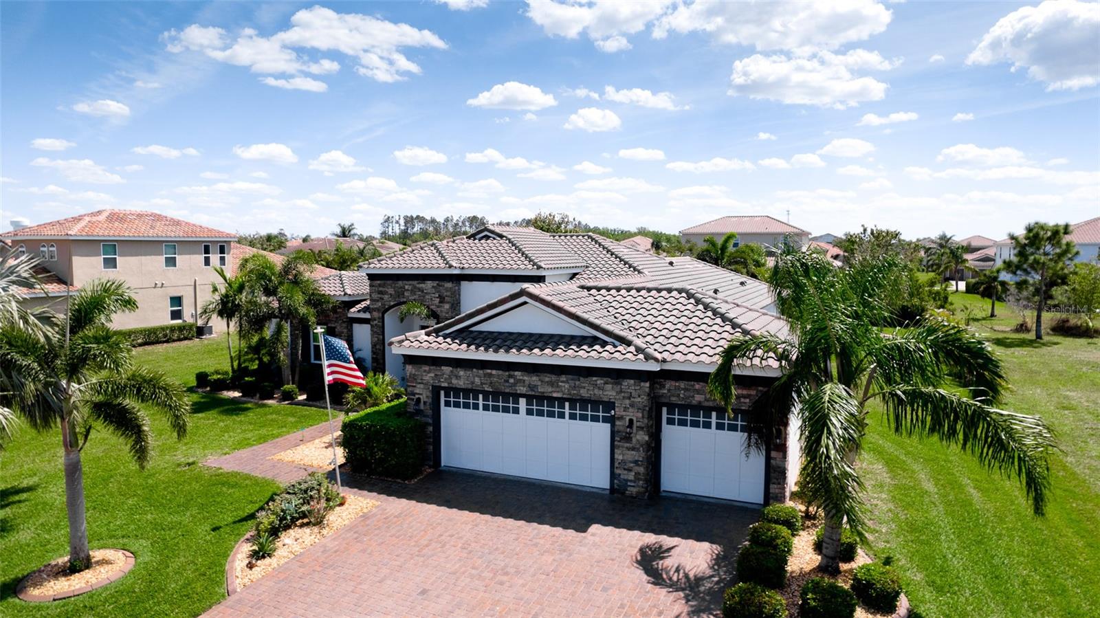 Image 5 of 50 For 16612 5th Avenue E