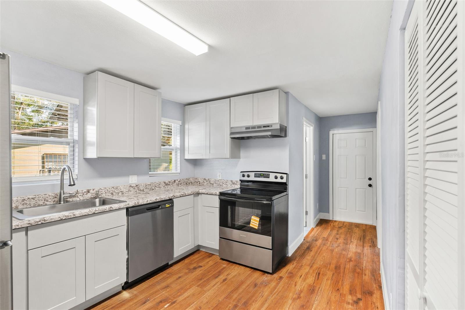 Image 12 of 26 For 2725 Columbus Drive