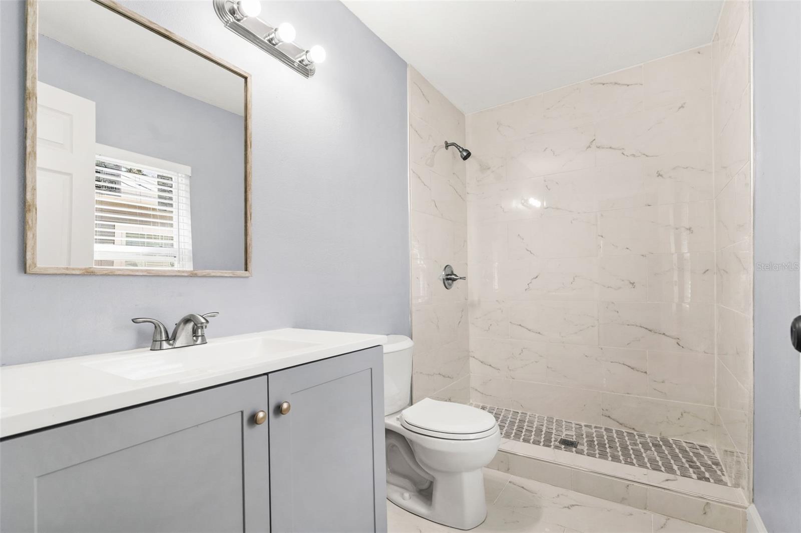 Image 16 of 26 For 2725 Columbus Drive