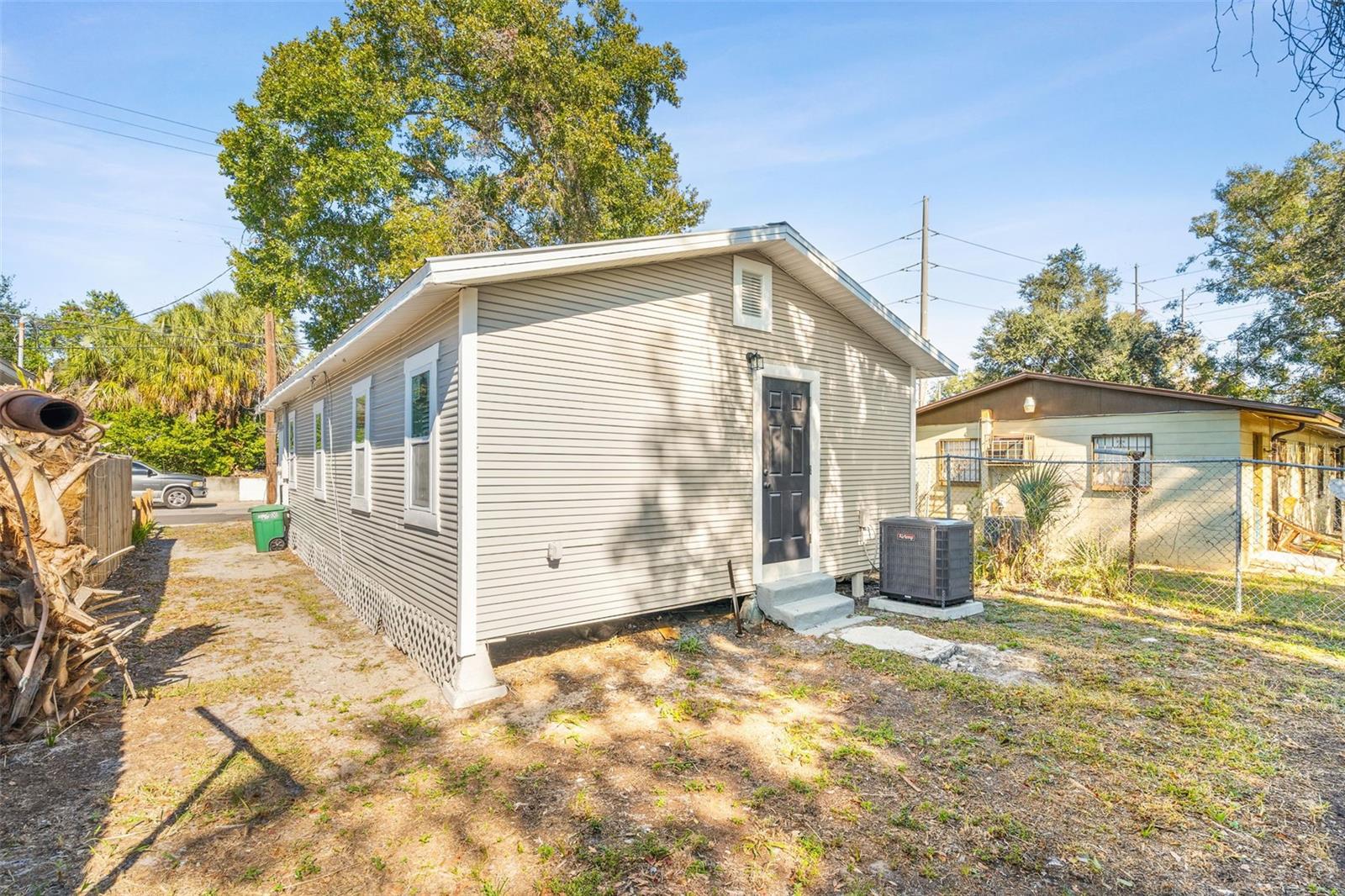 Image 23 of 26 For 2725 Columbus Drive