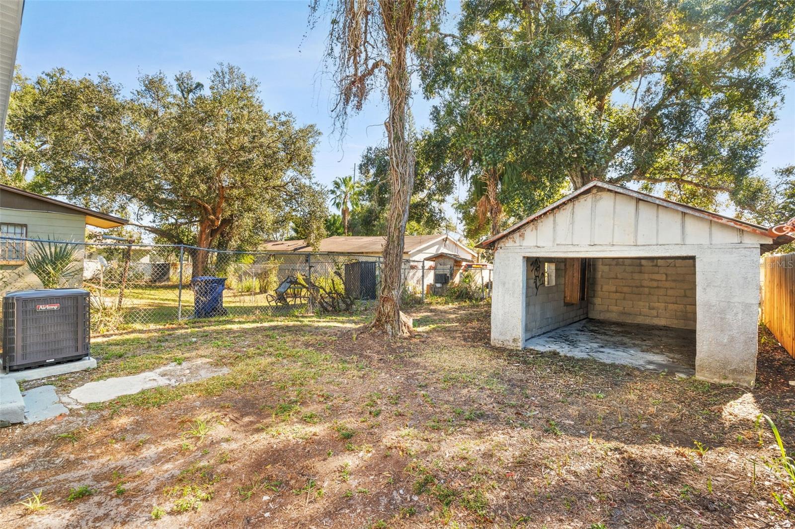 Image 24 of 26 For 2725 Columbus Drive