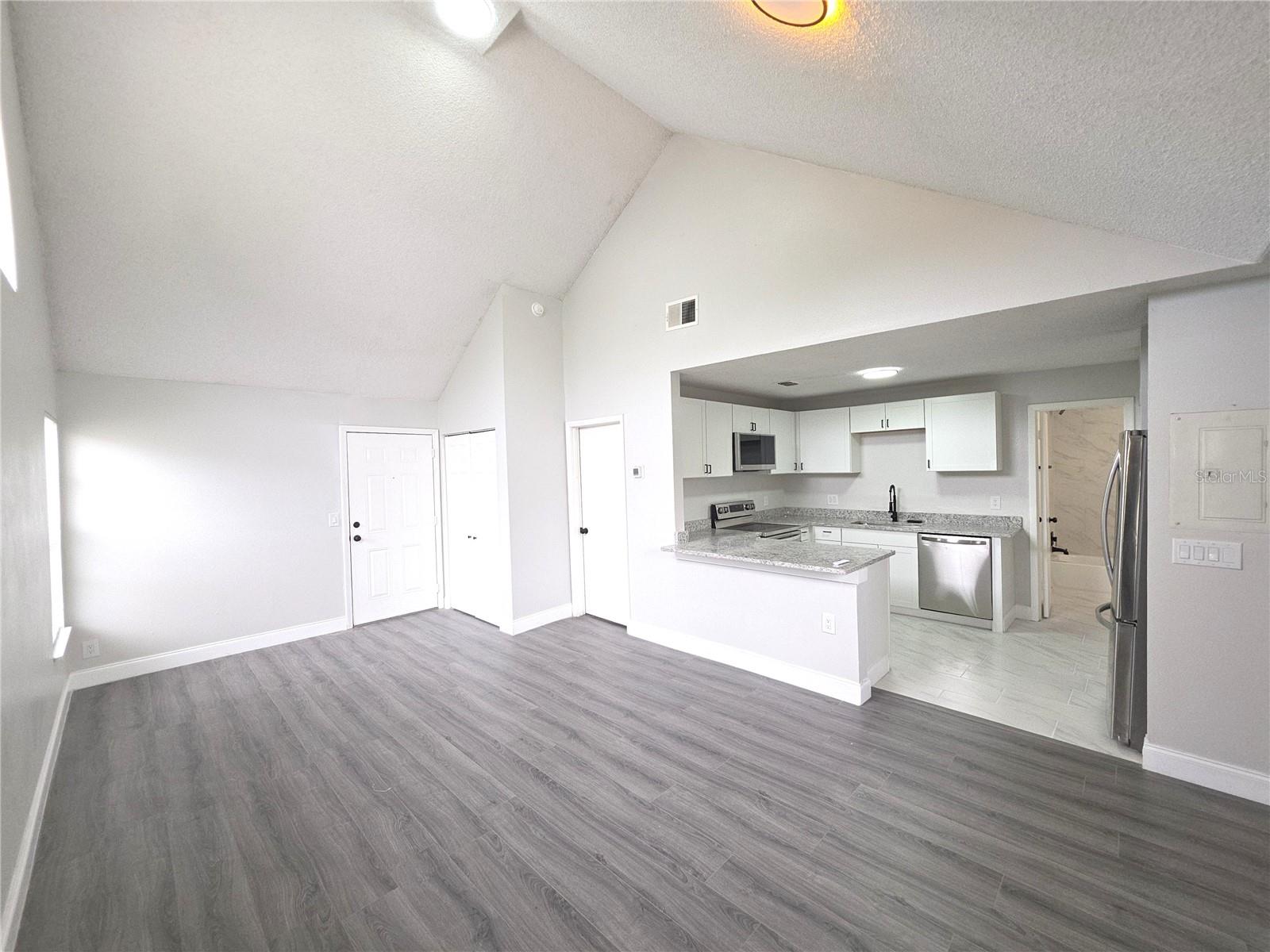 Image 6 of 17 For 12219 Armenia Gables Circle 12219