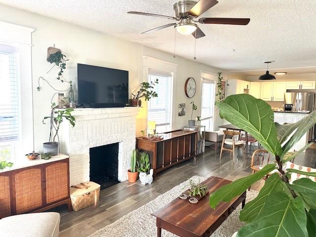 Image 3 of 18 For 412 Floribraska Avenue