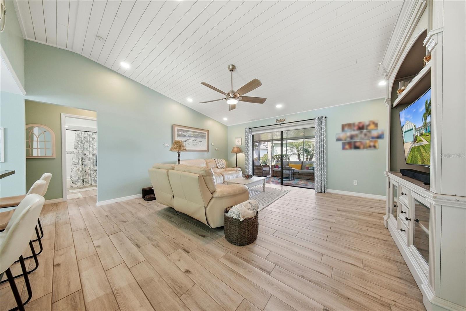 Image 6 of 45 For 4131 102nd Place N