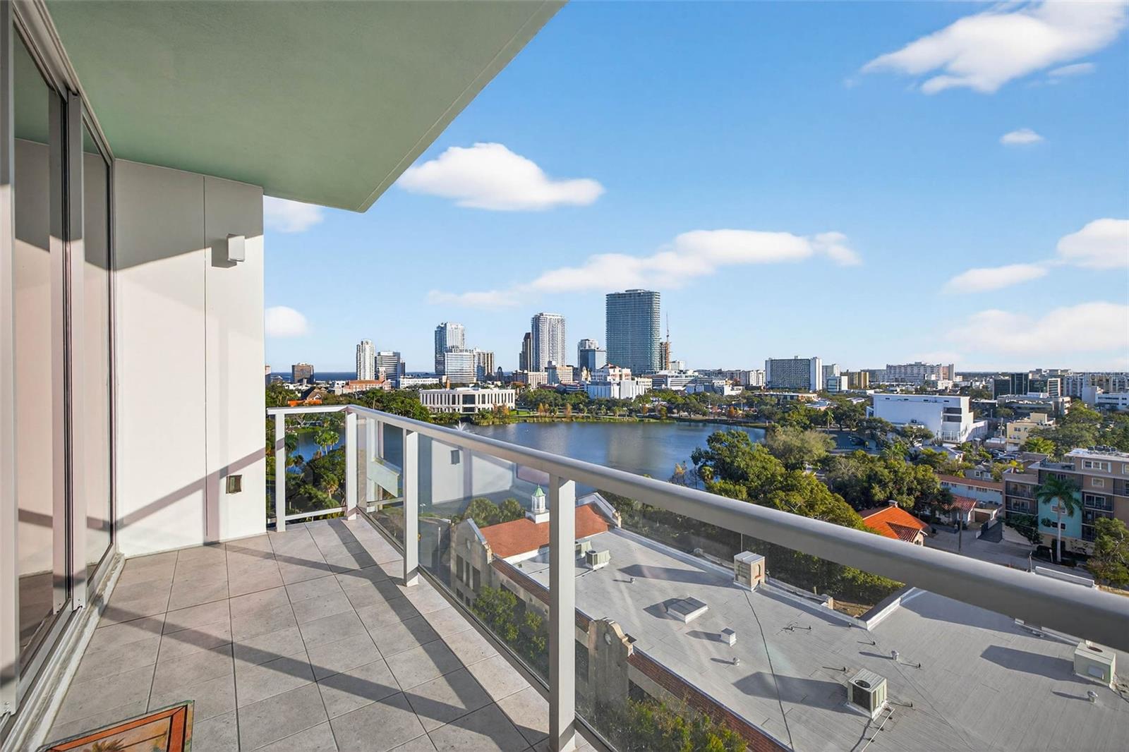 Image 21 of 56 For 777 3rd Avenue N 1106