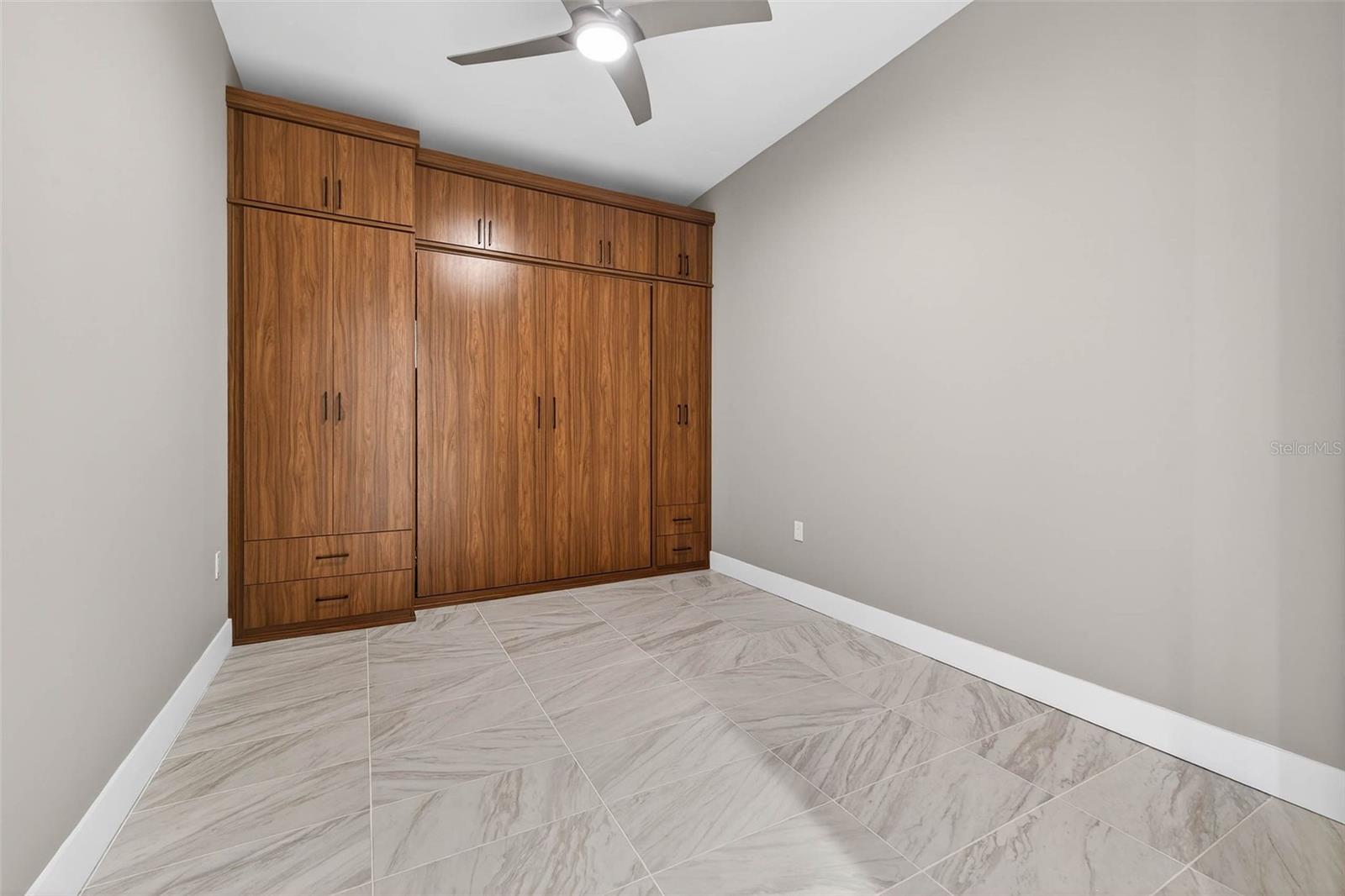 Image 29 of 56 For 777 3rd Avenue N 1106