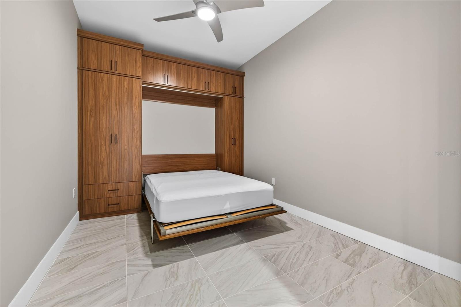 Image 30 of 56 For 777 3rd Avenue N 1106