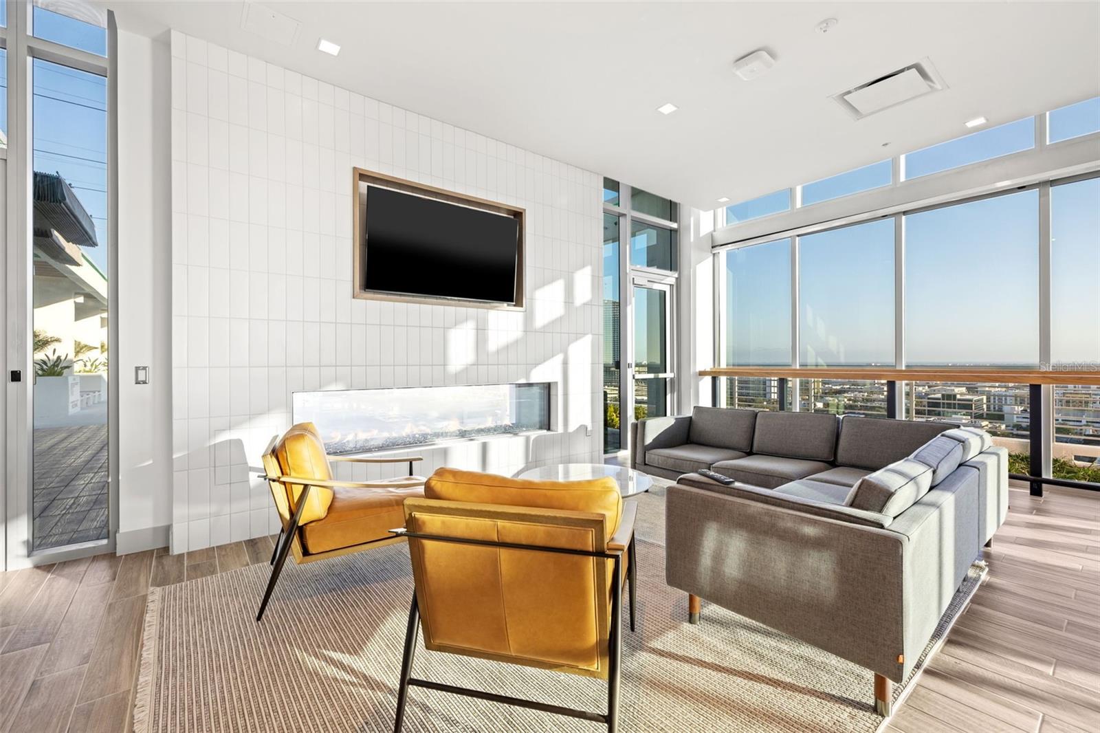 Image 39 of 56 For 777 3rd Avenue N 1106